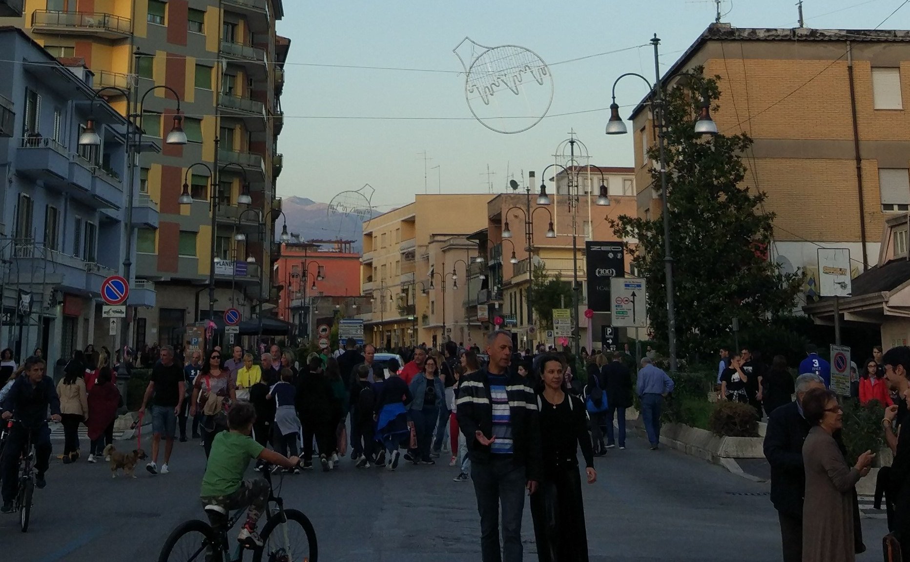 Frosinone, Luminarie artistiche a tempo di record