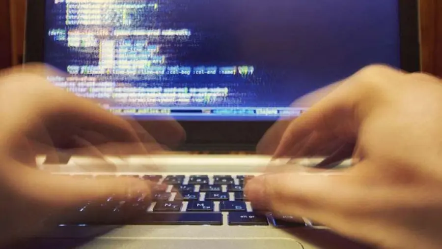 Frosinone, Hacker informatico al Distretto B